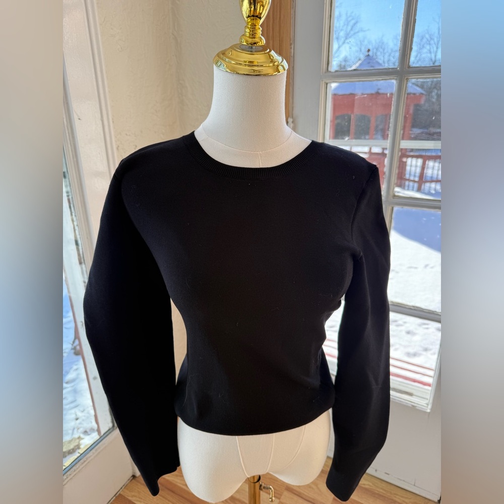 BABATON Black cute sweater in excellent condition. Worn Once. Size L